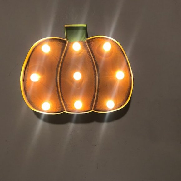 Led Pumpkin in distressed metal - battery operated - Picture 2 of 6